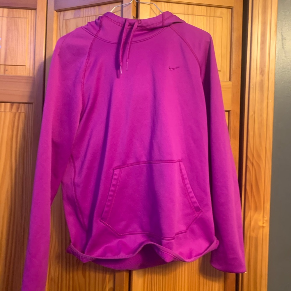 Nike therma hoodie